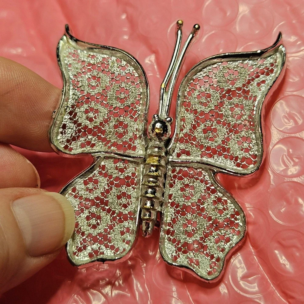 Butterfly Brooch Pin Womens OS Silver Gold Tone Lace Filigree Vintage